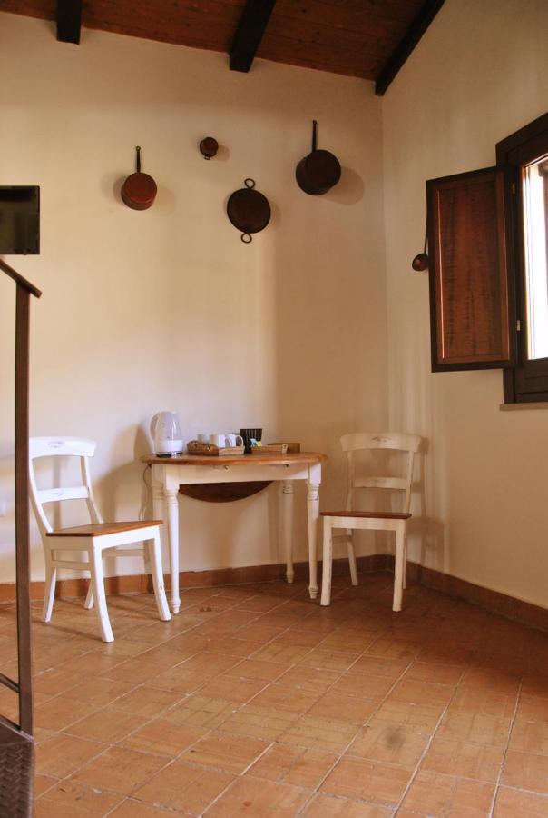 Agriturismo La Mandragola Relais Crotone Bagian luar foto